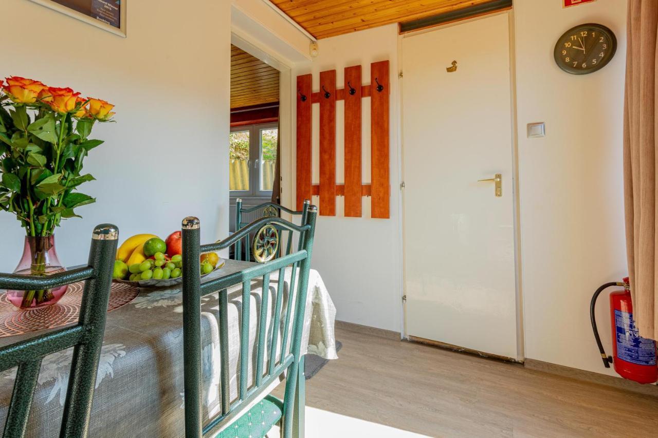Panorama Apartmanhaz Strigoniu Exterior foto