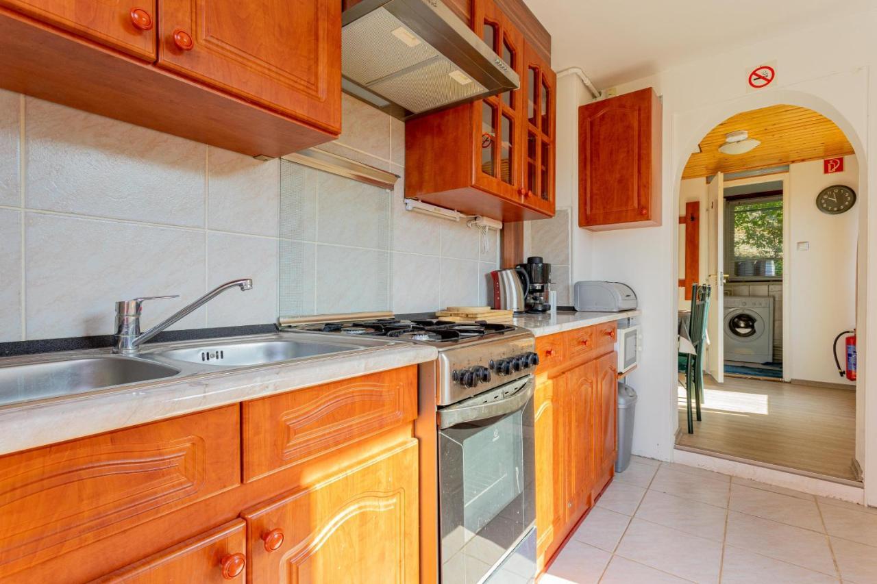 Panorama Apartmanhaz Strigoniu Exterior foto