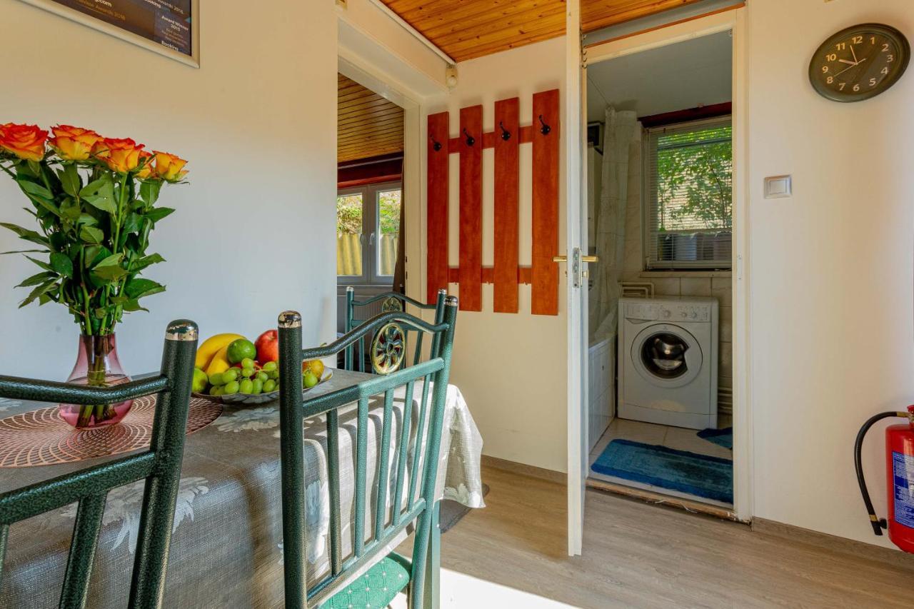 Panorama Apartmanhaz Strigoniu Exterior foto