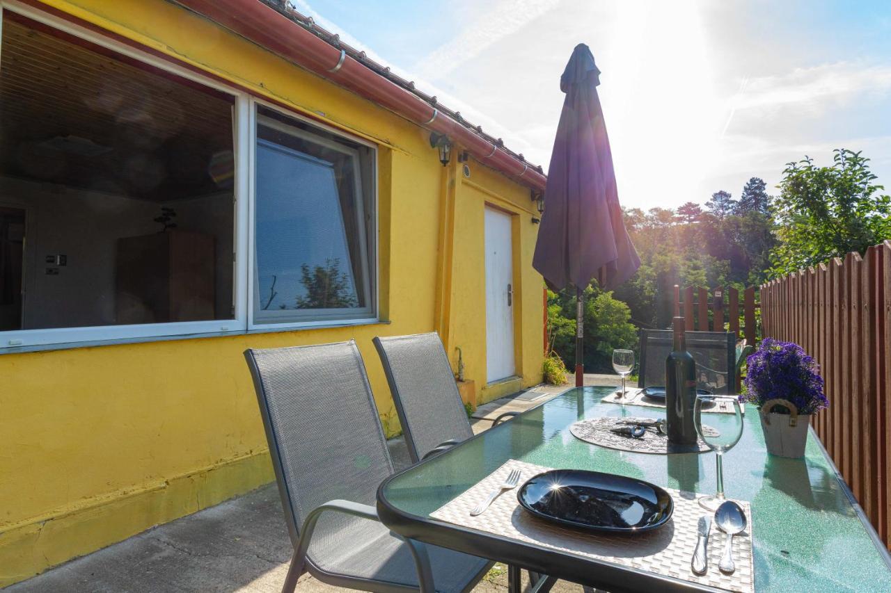 Panorama Apartmanhaz Strigoniu Exterior foto